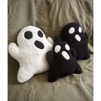 Handgemachtes Boucle Geist Kissen, Halloween Dekor Handgemachtes Boucle Geist Kissen, Halloween Dekor von HappyBabyEU