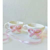 Vorbestellung Handgemachter Keramikbecher-Süsser Becher-Bogenbecher-Süsses Bogenmaterial-Süßes Geschirr-Becher Geschenk-Handgemachter von HappyLilBear