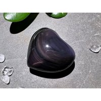 Regenbogen Obsidian Herz 5 cm Herzförmiger Stein, Lila-Blaue Farbe von HappyMinerals