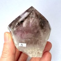 Roher Amethyst/Rauchquarz Spitze | Edelstein-Generator Mit Geschliffener Basis Und Regenbogeneinschlüssen von HappyMinerals