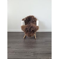 Echter Naturbelassener Single Sheepskin Rug Weicher Dichter Flor Gefleckter Schaffell Teppich Exklusiver Wurfteppich von HappySheepsFarm