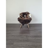 Echter Naturbelassener Single Sheepskin Rug Weicher Dichter Flor Gefleckter Schaffell Teppich Exklusiver Wurfteppich von HappySheepsFarm