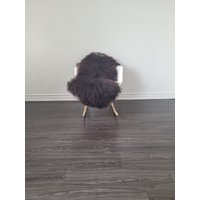 Echter Naturbelassener Single Sheepskin Rug Weicher Dichter Flor Gefleckter Schaffell Teppich Exklusiver Wurfteppich von HappySheepsFarm