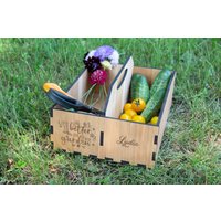 Personalisierter Holz-Garten-Caddy Mit Abnehmbarem Seed-Library-Tablett von HappysGiftandApparel