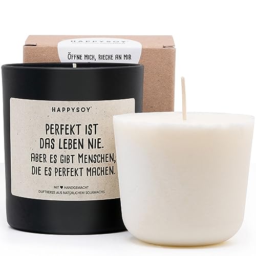 Duftkerze + Refill Wachs - Freunde Kerze mit Spruch - handgemacht - nachhaltiges kleines persönliches Geschenk - stilvolle Geschenkidee für Freundin Freund - Menschen die das Leben perfekt machen Duftkerze + Refill Wachs - Freunde Kerze mit Spruch - handgemacht - nachhaltiges kleines persönliches Geschenk - stilvolle Geschenkidee für Freundin Freund - Menschen die das Leben perfekt machen von Happysoy