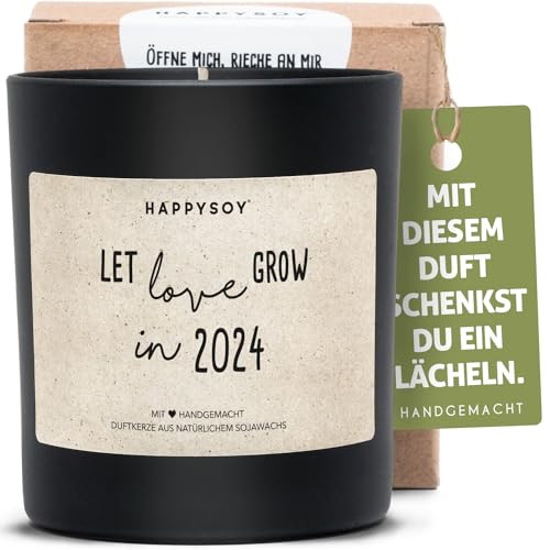 HAPPYSOY Soja Duftkerze im Glas mit Spruch natürlich handgemacht - nachhaltiges persönliches Geschenk Silvester Party Deko - beste Freundin Freund Eltern Mama Papa Oma Opa Frohes Neues Jahr 2024 von Happysoy