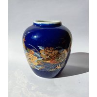 Schöne Vintage Japan Kobaltblau Handbemalte Keramik Vase Mit Pfau & Blumen von HappythingsLT