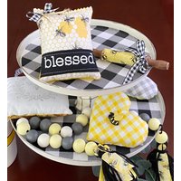 Bienen Mini Rollnadel/Bienen Dekor/Bee Blessed/Mini Holz Rolling Pins/Bienen/Bienen Tiered Tablett Kissen/Tiered Bee Decor Bundle von HarmonyInYourHome