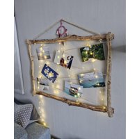 Schnurrahmen Mit Beleuchtung, Led Fotorahmen Schnur, Memohalter Altholz, Foto Wand Seil, Bilderaufhänger Schnurrahmen Mit Beleuchtung, Led Fotorahmen Schnur, Memohalter Altholz, Foto Wand Seil, Bilderaufhänger von HarryWOODDesign