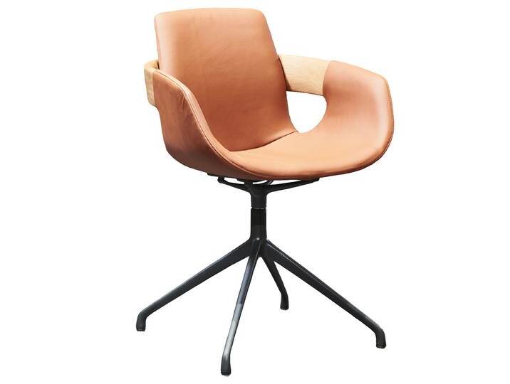 Hartmann Naturzeit Armlehnenstuhl Emil 1605 mit Stativgestell in Metall anthrazit mit 360° Drehfunktion und Holzapplikation in Kerneiche Bezug wählbar Hartmann Naturzeit Armlehnenstuhl Emil 1605 mit Stativgestell in Metall anthrazit mit 360° Drehfunktion und Holzapplikation in Kerneiche Bezug wählbar von Hartmann