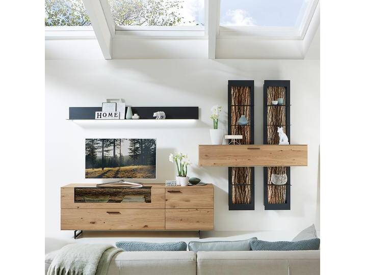 Hartmann Runa Wohnwand V26 in Massivholz Kerneiche Natur Applikation Rinde TV-Unterteil mit Füßen Regale Hängeschrank und Wandbord Beleuchtung wählbar Hartmann Runa Wohnwand V26 in Massivholz Kerneiche Natur Applikation Rinde TV-Unterteil mit Füßen Regale Hängeschrank und Wandbord Beleuchtung wählbar von Hartmann