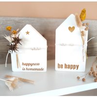Dekohäuser "Be Happy" | "Happyness Is Homemade" Zuhause Ist Es Am Schönsten Weißs Haus Aus Raysin von HausgemachtKreativ