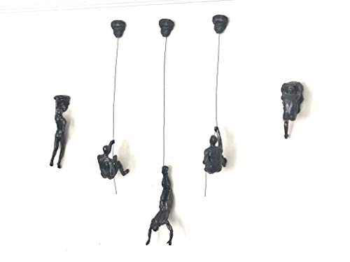 Haute Collage 6 x große Bronze Klettern Abseilen hängenden Ornamenten Figuren Set von 6 Climer Männer Wandbehang Figuren Skulptur Wandkunst Harz und Metall Bungee springen hängenden Mann an Draht von Haute Collage