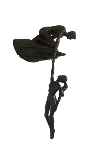 Haute Collage Mann am Klippenrand hält eine hängende Frauenskulptur Wandstatue von Haute Collage