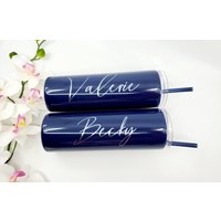 Personalisierter Brautjungfer Becher Laser Graviertes Brautparty Geschenk von HautePinkCreations