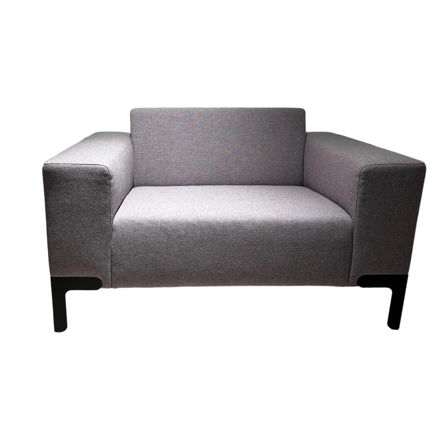 Sessel Loveseat Foldy Stoff Tonica 633 Grau Füße Stahl Schwarz RAL9005 von Havee Meubelen