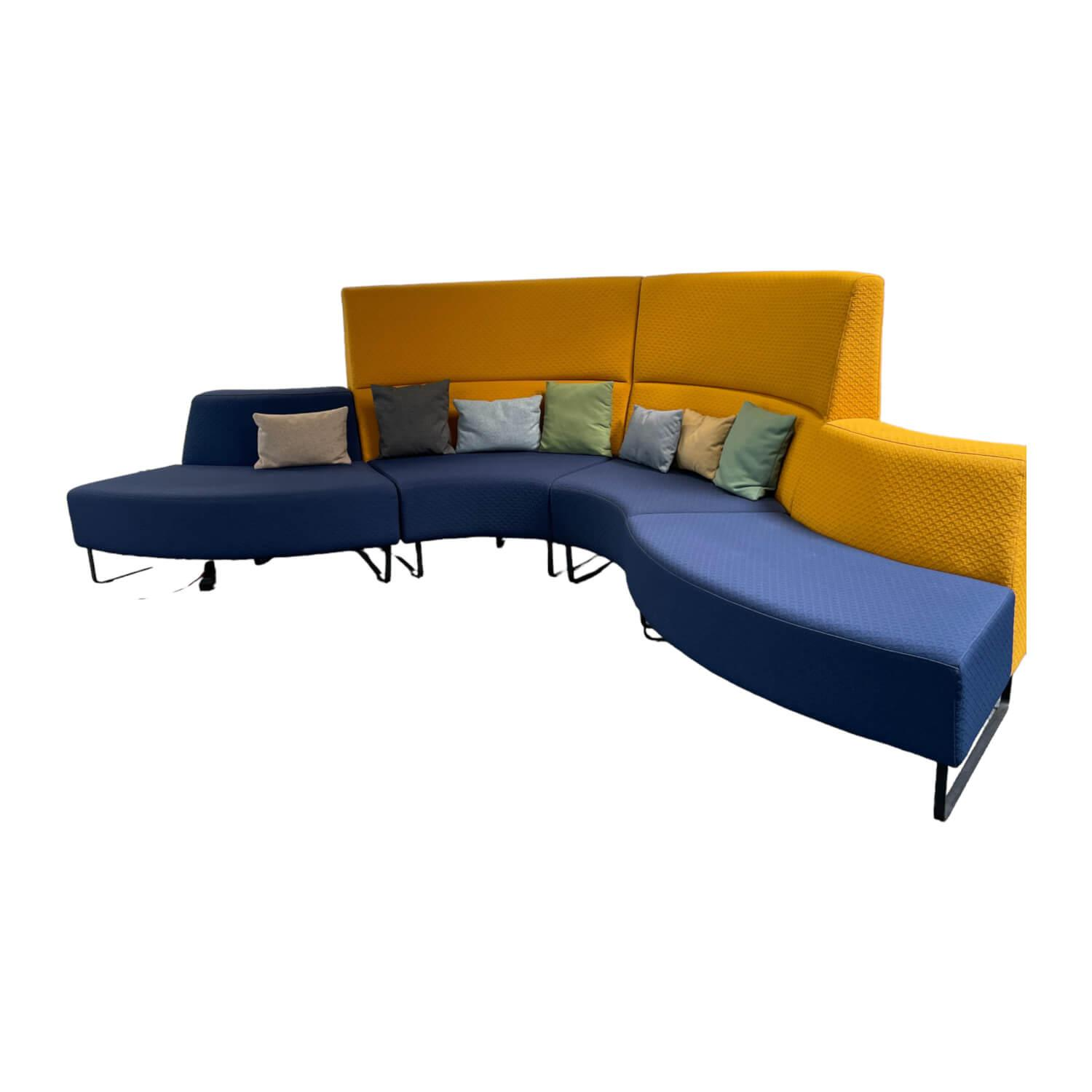 Modulares Loungesystem Riverbend Stoffkollektion Big Arrow Darf Blue Und Gold Ge... von Haworth