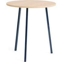 Stehtisch Loop Stand round water-based lacquered oak deep blue powder coated steel von Hay