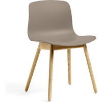 Stuhl About A Chair AAC12 Water-based Lacquered Oak khaki 2.0 von Hay