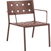 Stuhl Balcony Lounge Chair mit Armlehne iron red von Hay