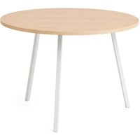 Tisch Loop Stand round water-based lacquered oak white powder coated steel Ø 120 cm von Hay