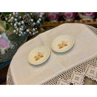 2 Schöne Kleine Butter Pat Geschirr - Tablett Schalen Frühstückstablett Buttergeschirr England Hergestellter Tierarzt Teller Für Sehr Hübsch von HayleysCollectables