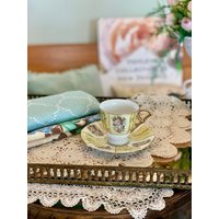 Niedliche Kaffeekanne - Kaffeetasse Lüster Rosenmuster Wunderschöner Zustand Atemberaubender Goldrand Und Griff Mid Century Sammler Porzellan Niedliche Kaffeekanne - Kaffeetasse Lüster Rosenmuster Wunderschöner Zustand Atemberaubender Goldrand Und Griff Mid Century Sammler Porzellan von HayleysCollectables