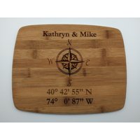 Personalisiertes Koordinaten-Schneidebrett. Schneidebrett Nach Maß Klein, Mittel, Groß, Bambus Und Hartholz Personalisiertes Koordinaten-Schneidebrett. Schneidebrett Nach Maß Klein, Mittel, Groß, Bambus Und Hartholz von HazelGroveCustoms