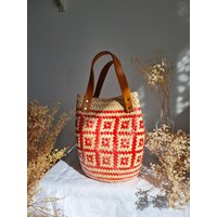 Handgemachte Palm Korb Tasche Orange Raffia Strandtasche Mit Ledergriffen von Hazelfashionstudio