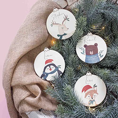 Weihnachtskugel personalisierte Christbaumkugeln mit Namen 4 Stück Weihnachtsanhänger aus Holz Weihnachtsdeko Baumschmuck Aquarell 4er Set hellomini von HeLLo mini