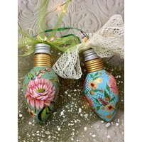 2Er Set Handbemalte Sammler Weihnachtsornamente Mit Individuellen Handgefertigten Aufhängern von HeadOverEaselStudio
