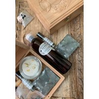 Neumond Selbstpflegebox Neumond Selbstpflegebox von HealingParadigm18LLC