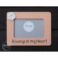 Always in My Heart Frame - Personalisiertes Erinnerungsgeschenk Papa Mitleid Geschenk Mutter Großeltern Rahmen Hochzeit Gedenkrahmen Verlust Der Mama von HeartfeltByHeatherDS