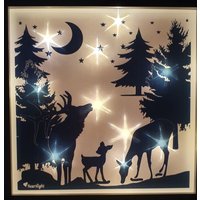 Beleuchteter Bilderrahmen Jäger Waldtiere Leuchtrahmen, Beleuchtetes Wandbild, Leuchtbild Hirsch Wunschtext Personalisiert Persönlich Beleuchteter Bilderrahmen Jäger Waldtiere Leuchtrahmen, Beleuchtetes Wandbild, Leuchtbild Hirsch Wunschtext Personalisiert Persönlich von Heartlightsgeschenke