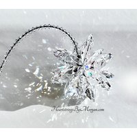 "Bestseller - Großer Kristall Cluster Fensterschmuck Mit 20 Mm Klaren Swarovski Kristallen "stella Grande" Lichtfänger, Fensterprisma" von HeartstringsByMorgan