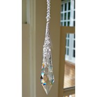 Swarovski 50 Mm Kristallpendel Sonnenfänger, Regenbogenmacher, Lichtfänger, Swarovski-Kristall in Versilbertem Filigranem Kegel - "Avalon" von HeartstringsByMorgan