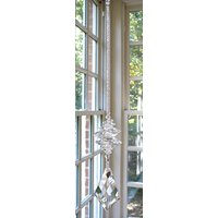 Swarovski Kristall Diamant Suncatcher Mit 50 Mm Prisma Und Kaskaden Klaren Kristallen Im Oktogon - "Victoria" von HeartstringsByMorgan