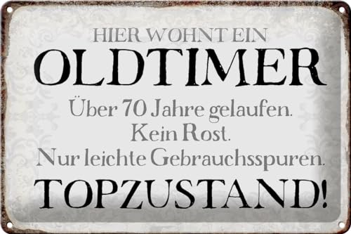 Schild Blech 30x20cm - Made in Germany - Spruch hier wohnt Oldtimer über 70 Metall Deko Blechschild Schild Blech 30x20cm - Made in Germany - Spruch hier wohnt Oldtimer über 70 Metall Deko Blechschild von Hebold