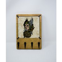 Freyja Göttin Der Liebe Und Fruchtbarkeit Holzschlüsselbrett Für Die Wand Mit Austauschbaren Kunstkeramikfliesen, Eingangsbereich, Organizer von HedonisticDelights