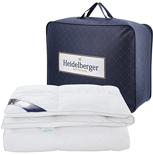 Heidelberger Bettwaren Bettdecke 155x220 cm | Ganzjahresdecke, Schlafdecke, Daunendecke mit Karo-Steppung | atmungsaktiv, hautfreundlich, hypoallergen | Serie Norwegen Heidelberger Bettwaren Bettdecke 155x220 cm | Ganzjahresdecke, Schlafdecke, Daunendecke mit Karo-Steppung | atmungsaktiv, hautfreundlich, hypoallergen | Serie Norwegen von Heidelberger Bettwaren