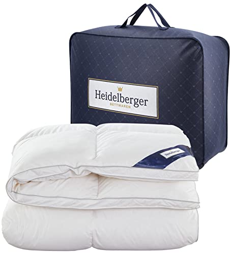 Heidelberger Bettwaren Bettdecke 155x220 cm | Winterdecke, Schlafdecke, Daunendecke mit Karo-Steppung | atmungsaktiv, hautfreundlich, hypoallergen | Serie Norwegen Heidelberger Bettwaren Bettdecke 155x220 cm | Winterdecke, Schlafdecke, Daunendecke mit Karo-Steppung | atmungsaktiv, hautfreundlich, hypoallergen | Serie Norwegen von Heidelberger Bettwaren