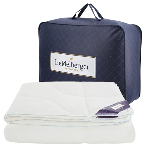 Heidelberger Bettwaren Premium Decke - Grönland | 4-Jahreszeitendecke 155x220 cm | Schlafdecke mit Körperzonen-Steppung atmungsaktiv, hautfreundlich, hypoallergen Heidelberger Bettwaren Premium Decke - Grönland | 4-Jahreszeitendecke 155x220 cm | Schlafdecke mit Körperzonen-Steppung atmungsaktiv, hautfreundlich, hypoallergen von Heidelberger Bettwaren