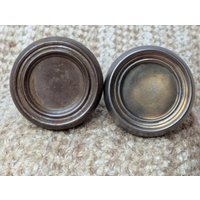 2 1/4 "Antikes Dekoratives Gestanztes Stahltürknauf-Set von HeidisRustyRelics
