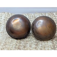 2 "Antikes Dekoratives Gestanztes Stahltürknopfset von HeidisRustyRelics