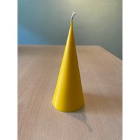 Selbst Gemachte Rapswachs Kegel Kerze Gelb von HeikoKerzenShop