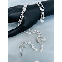 Rosenkranz Aus Mondstein Halbedelstein/Edelstein in Ca. 52cm Länge Mit Edelstahlkreuz Und Mutter Gottes Als Mittelstück Rosenkranz Aus Mondstein Halbedelstein/Edelstein in Ca. 52cm Länge Mit Edelstahlkreuz Und Mutter Gottes Als Mittelstück von HeiligerBimBamShop