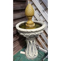 Garten Brunnen Gartenbrunnen Pinie Zapfen Klein Hoch Rund Mit Pumpe Kunst Sandstein Antik Look J 07 von HeimUndGartenDeko