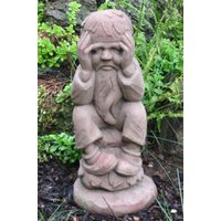 Gnom Zwerg Wichtel Denkend Skulptur Figur Kunst Sandstein Antik Look H 06 von HeimUndGartenDeko