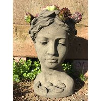 Jugendstil Frau Mädchen Groß Topf Übertopf Vase Zum Bepflanzen Oder Kerzenhalter Kunst Sandstein B 22 von HeimUndGartenDeko