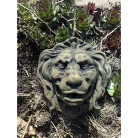 Löwe Löwen Kopf Löwenkopf Mittel Wasserspeier Kunst Sandstein Antik Look E 25 von HeimUndGartenDeko
